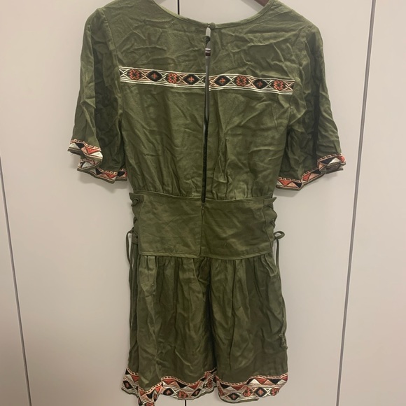 Short green dress - Picture 2 of 3